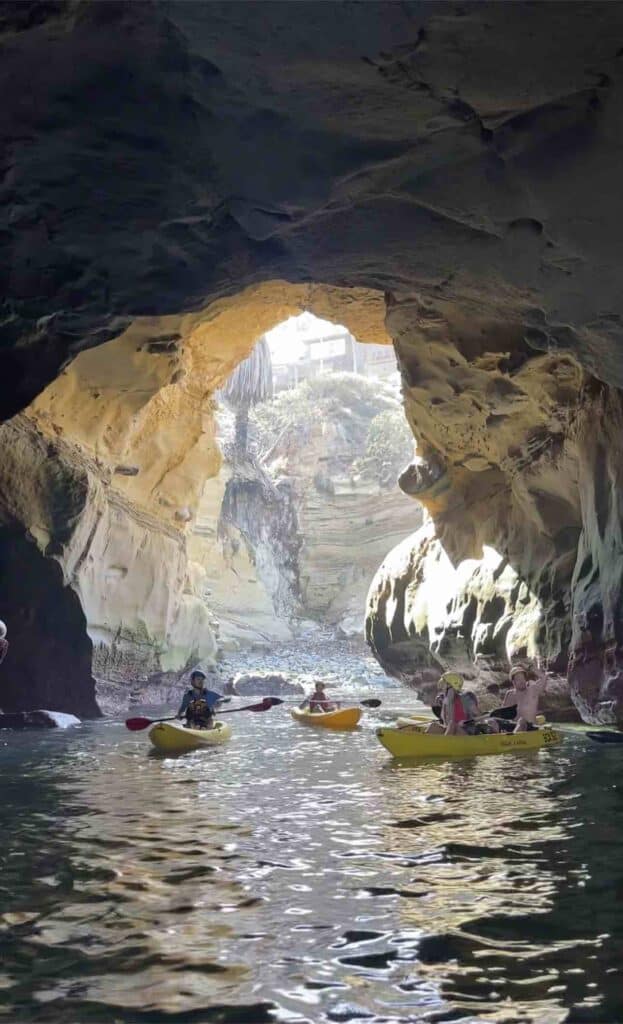 kayakers going through la jolla caves