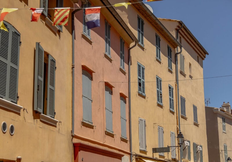 pastel buildings in St Tropez