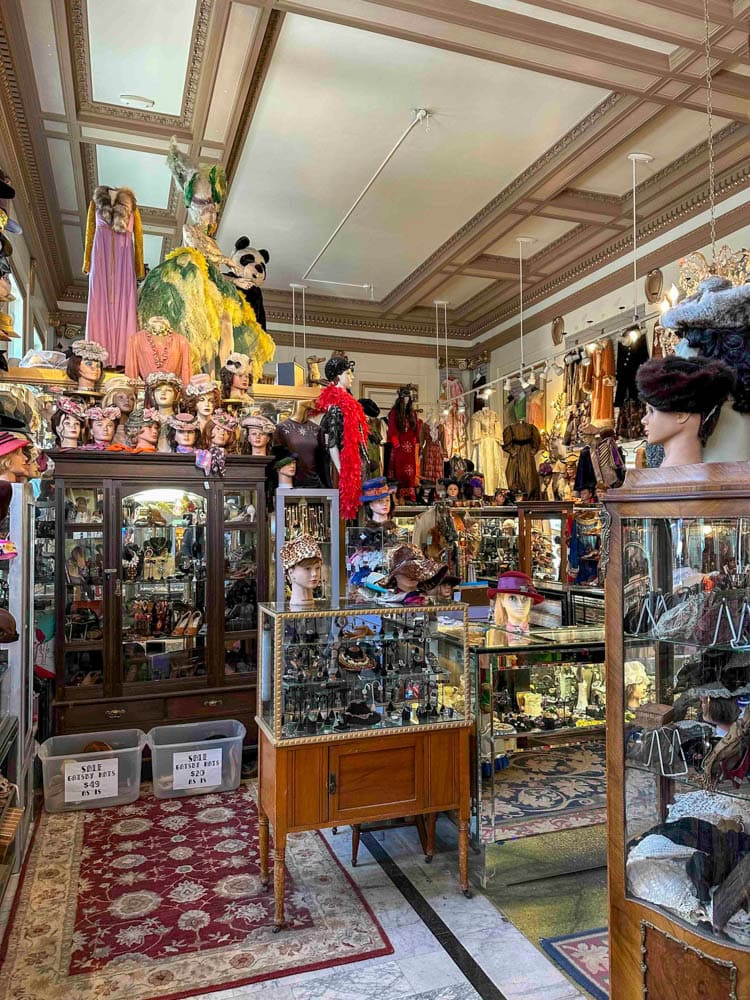 vintage shopping in Haight Ashbury