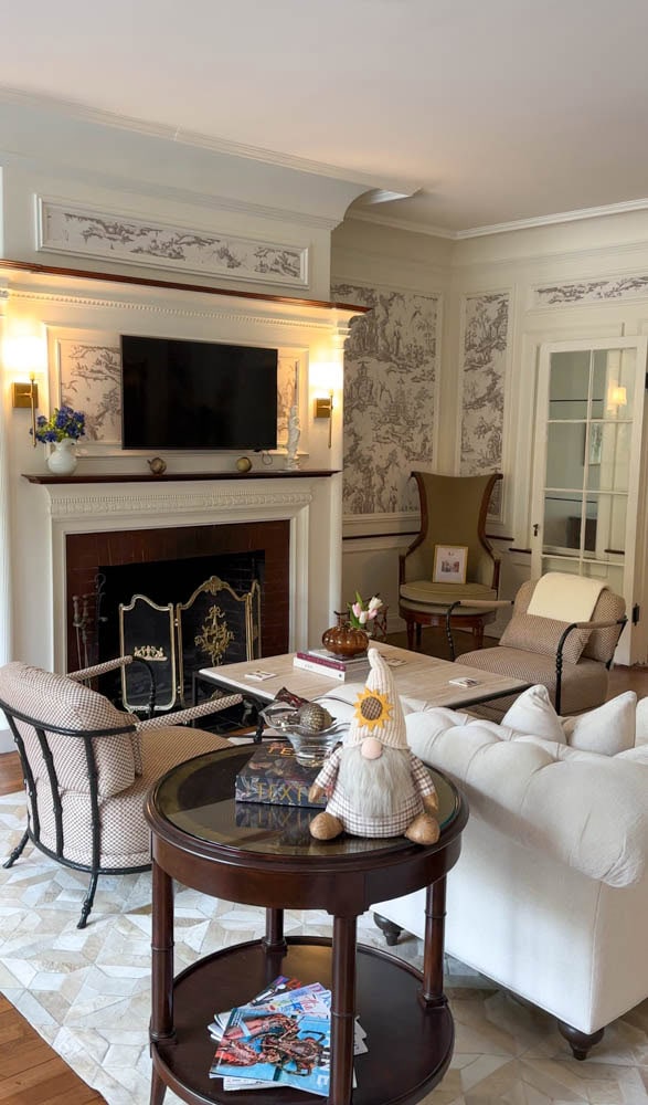 cozy living room at an inn in Bar Harbor Maine