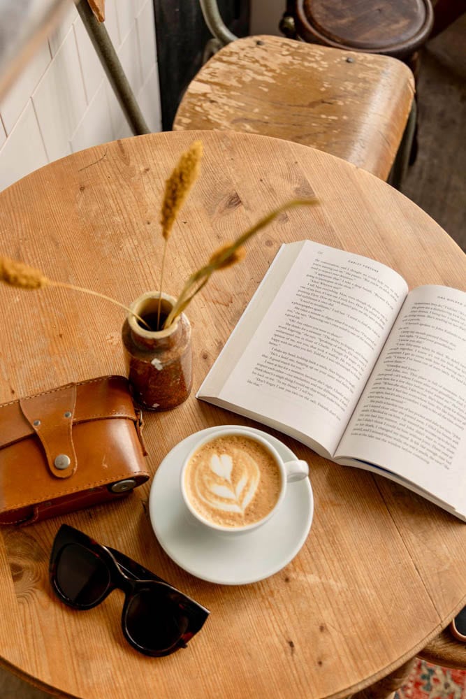 coffee shops spread in Paris